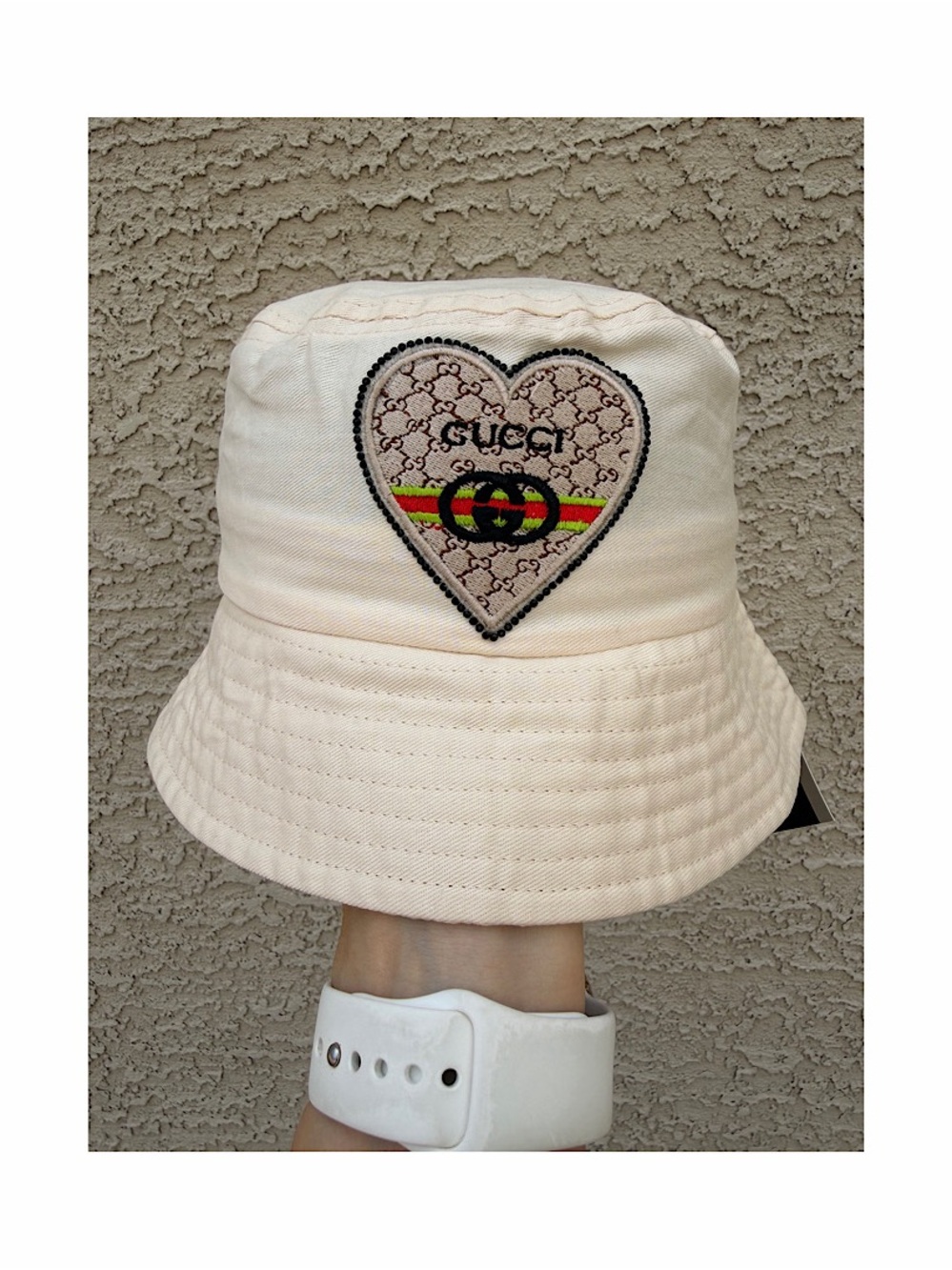 NWT Handmade Gucci Cream Bucket Hat with Heart Logo Patch - Picture 14 of 14